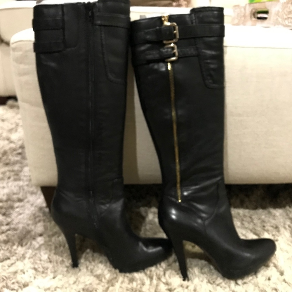 Nine West platform boots, leather upper, size 6 women’s, black in great shape.